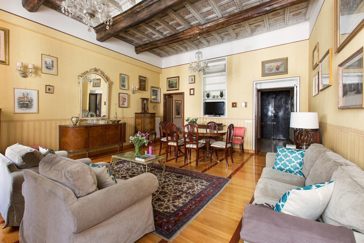 Apartment Romac Medici 3-bedroom Holiday Near Spanish Steps Rom